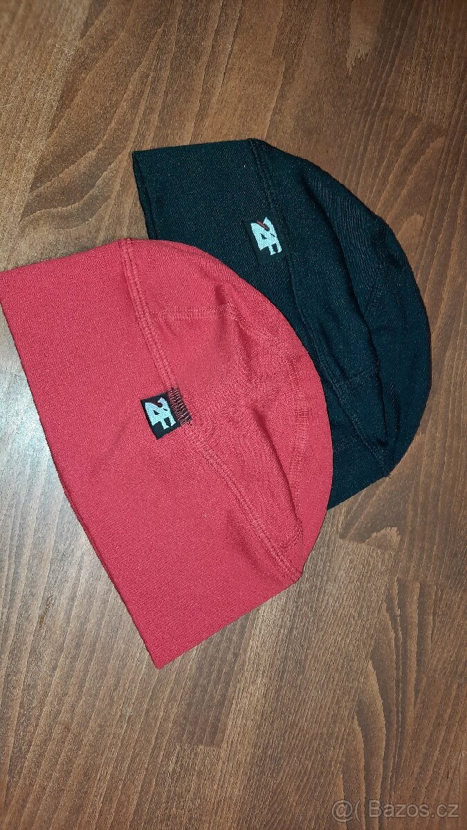 Dětská čepice pod helmu