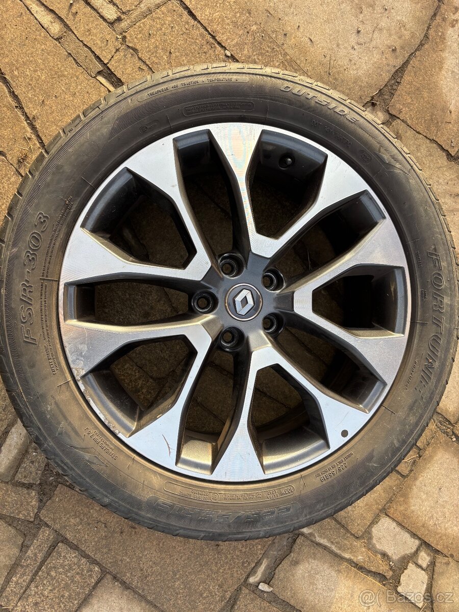 Litá kola originální Renault lze použít i ma nissan xtrail