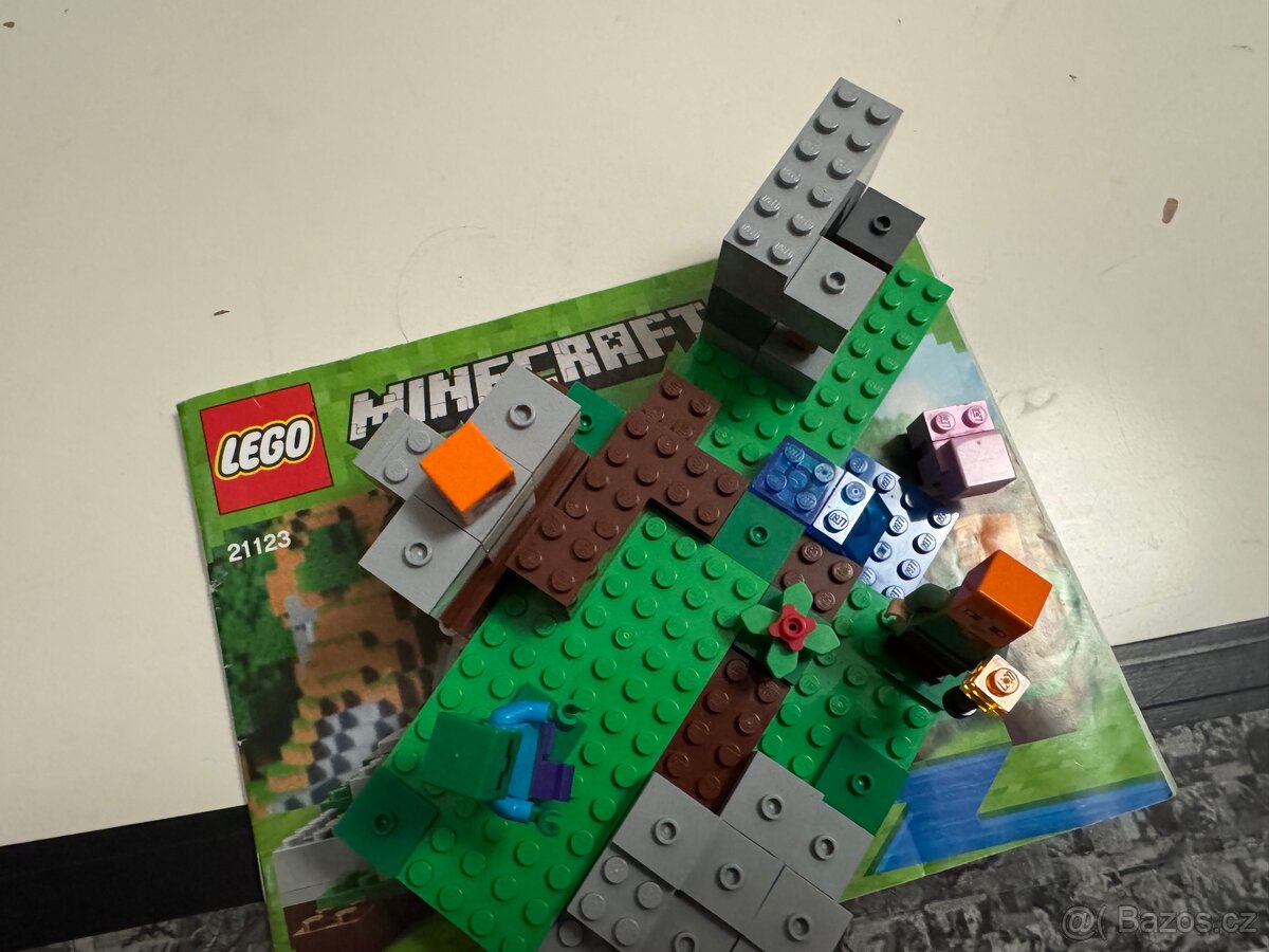 Lego MINECRAFT 21123 Železný golem (bez golema)
