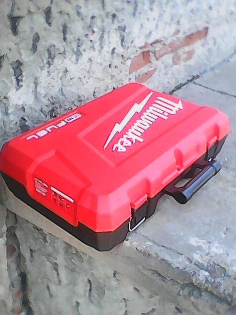 kufr na naradi milwaukee M18 od vrtacky a razaku