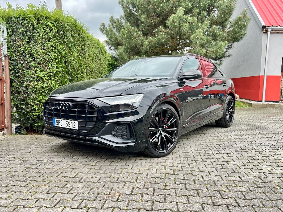 Audi Q8 50TDI quattro / 4WS / HEAD-UP / 2024