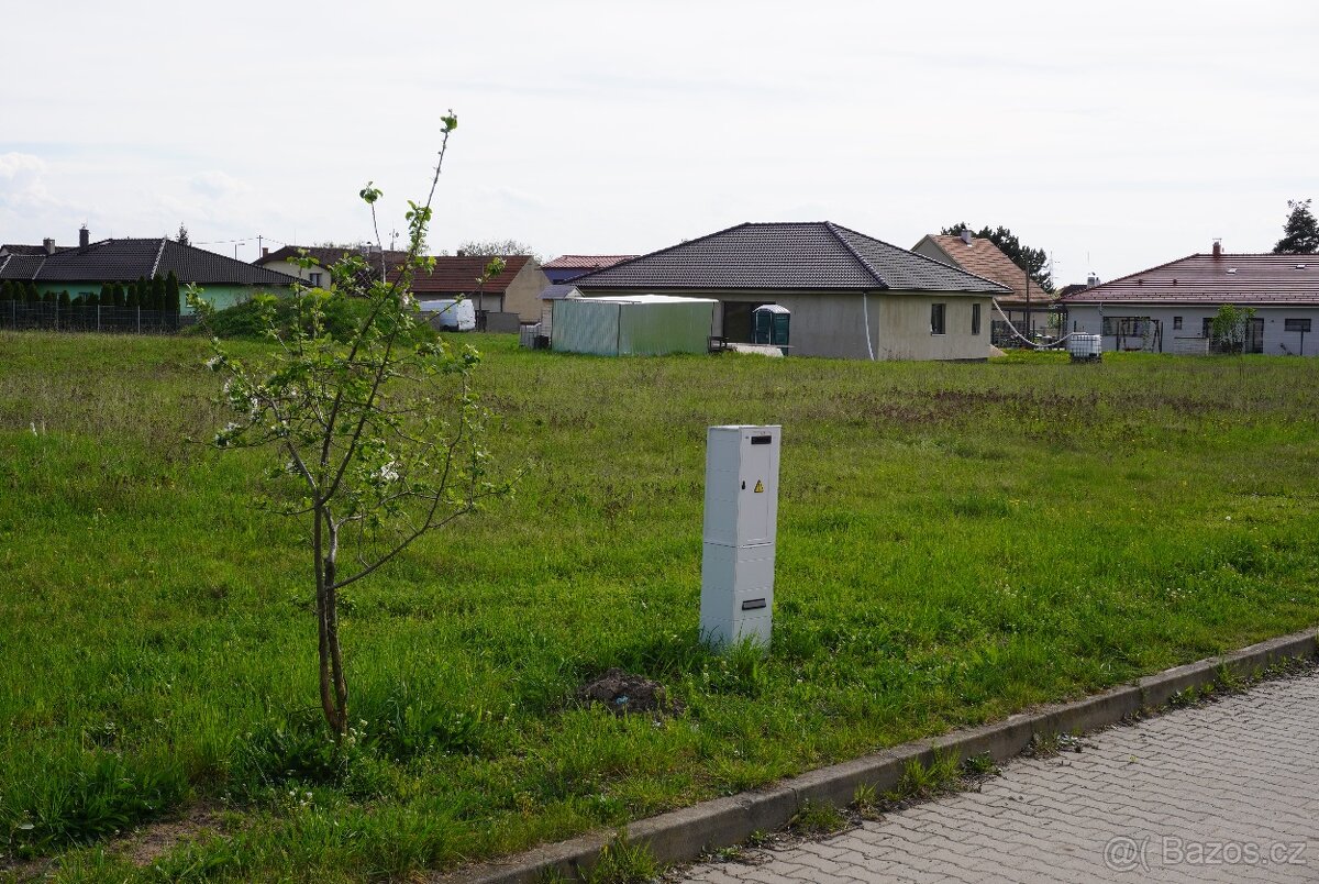 Zasíťované stavební pozemky á 800 m², obec Kly, okres Mělník