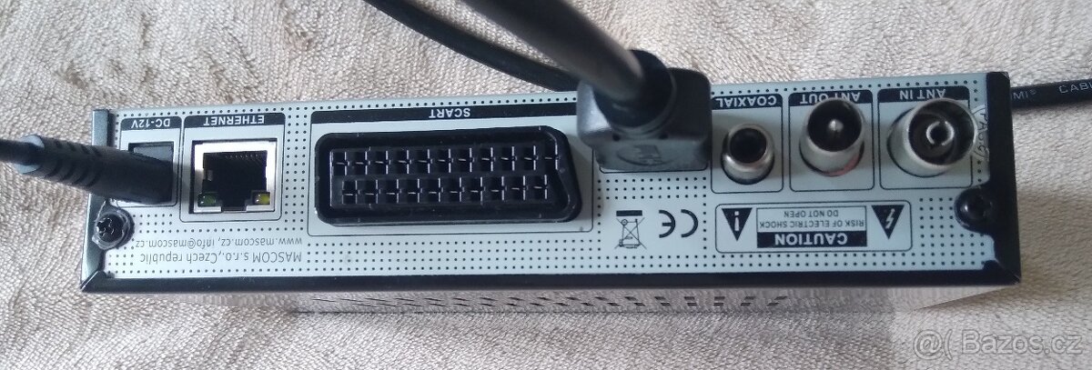 Prodám malou tv plus set top box k ní