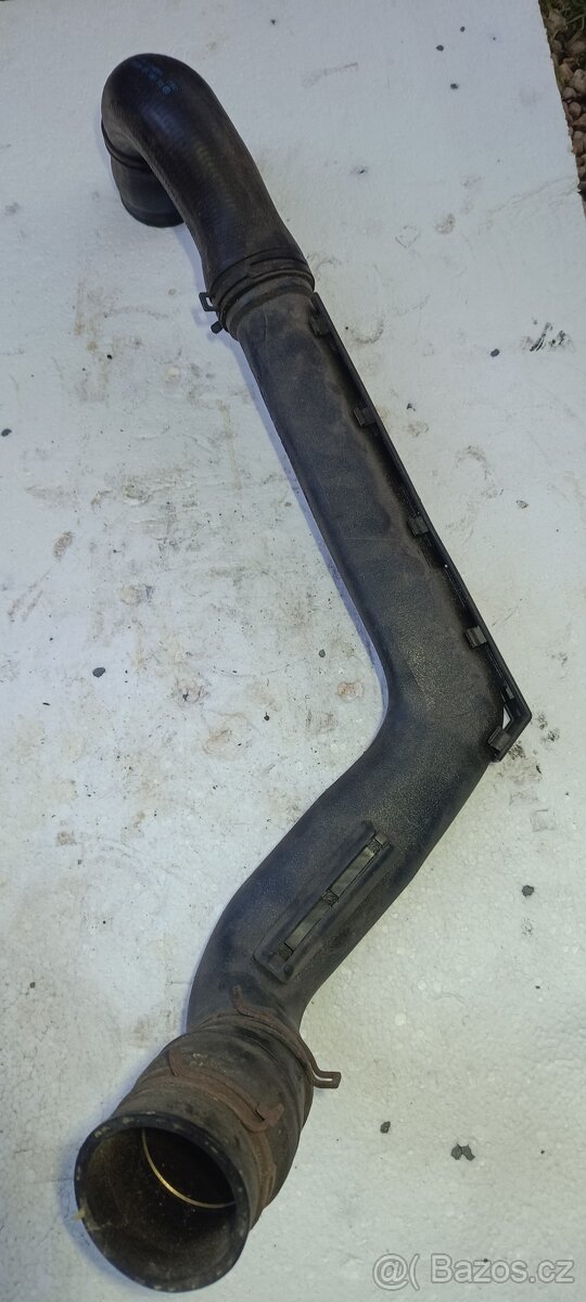 Škoda Octavia 1tlaková trubka pro intercooler 1J0145762H