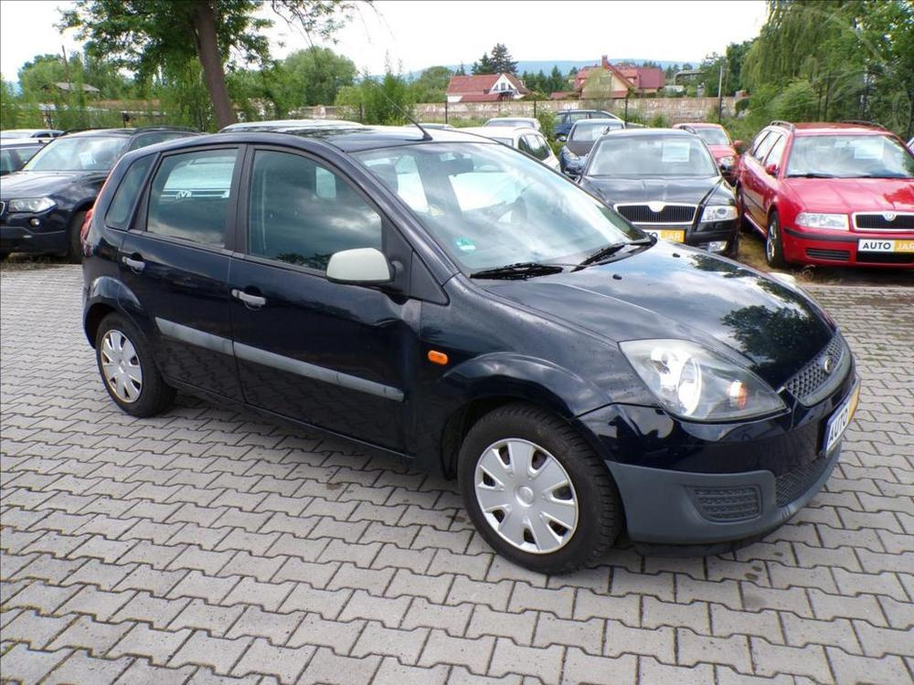 Ford Fiesta 1,3 i 1.MAJITEL,KLIMATIZACE