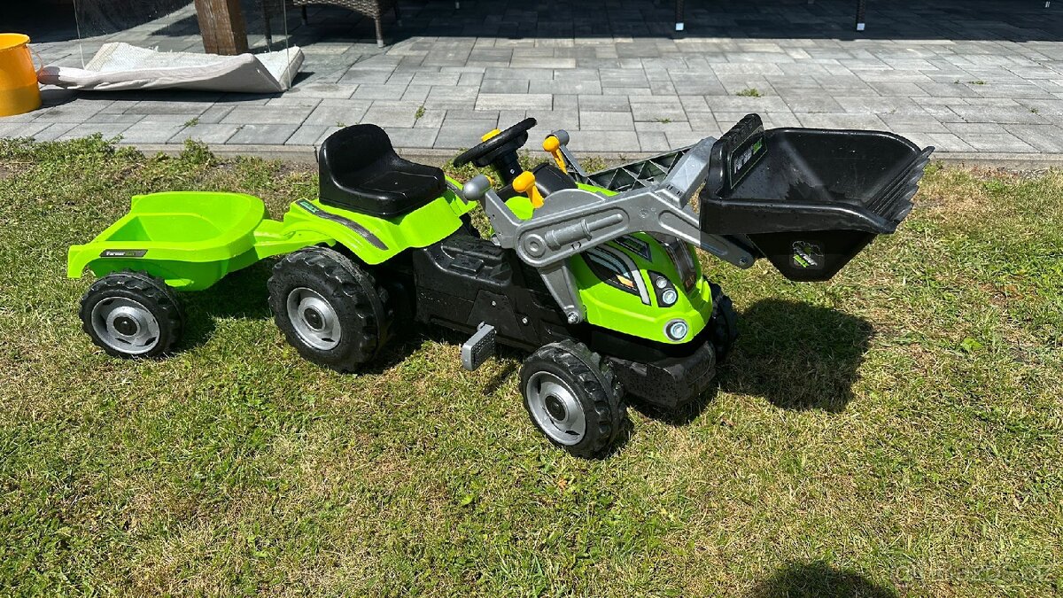 Smoby šlapací traktor s vlečkou
