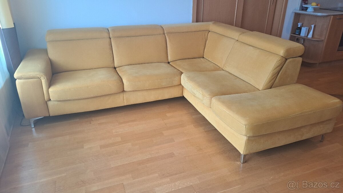 Rohová sedací souprava žlutá