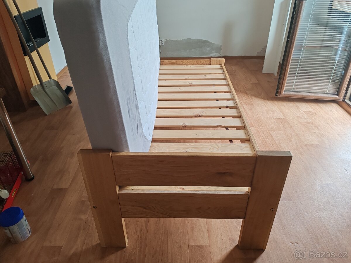 Postel s matraci