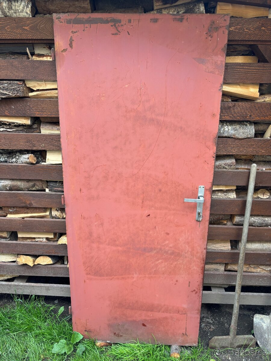Plechové dveře