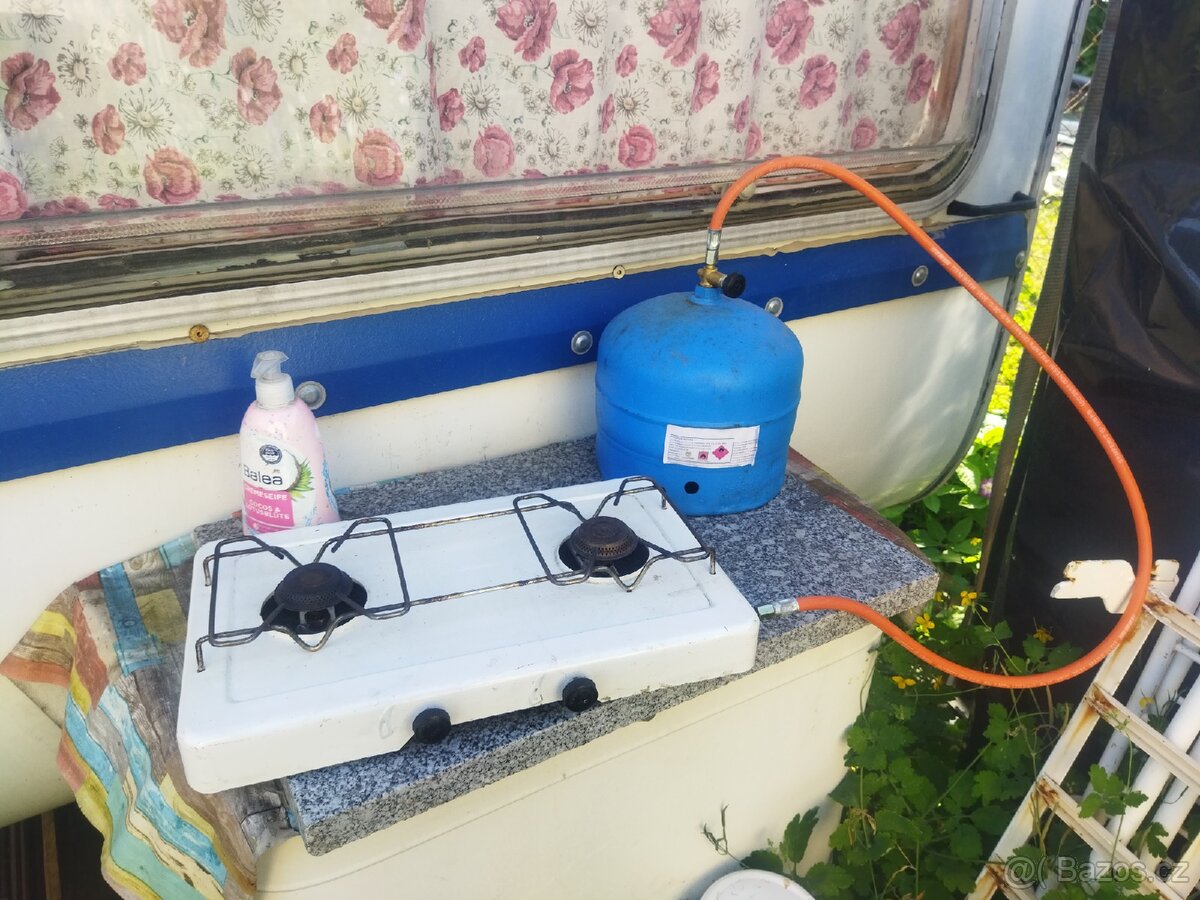 Starší dvouplotýnkový vařič + PB láhev 2kg