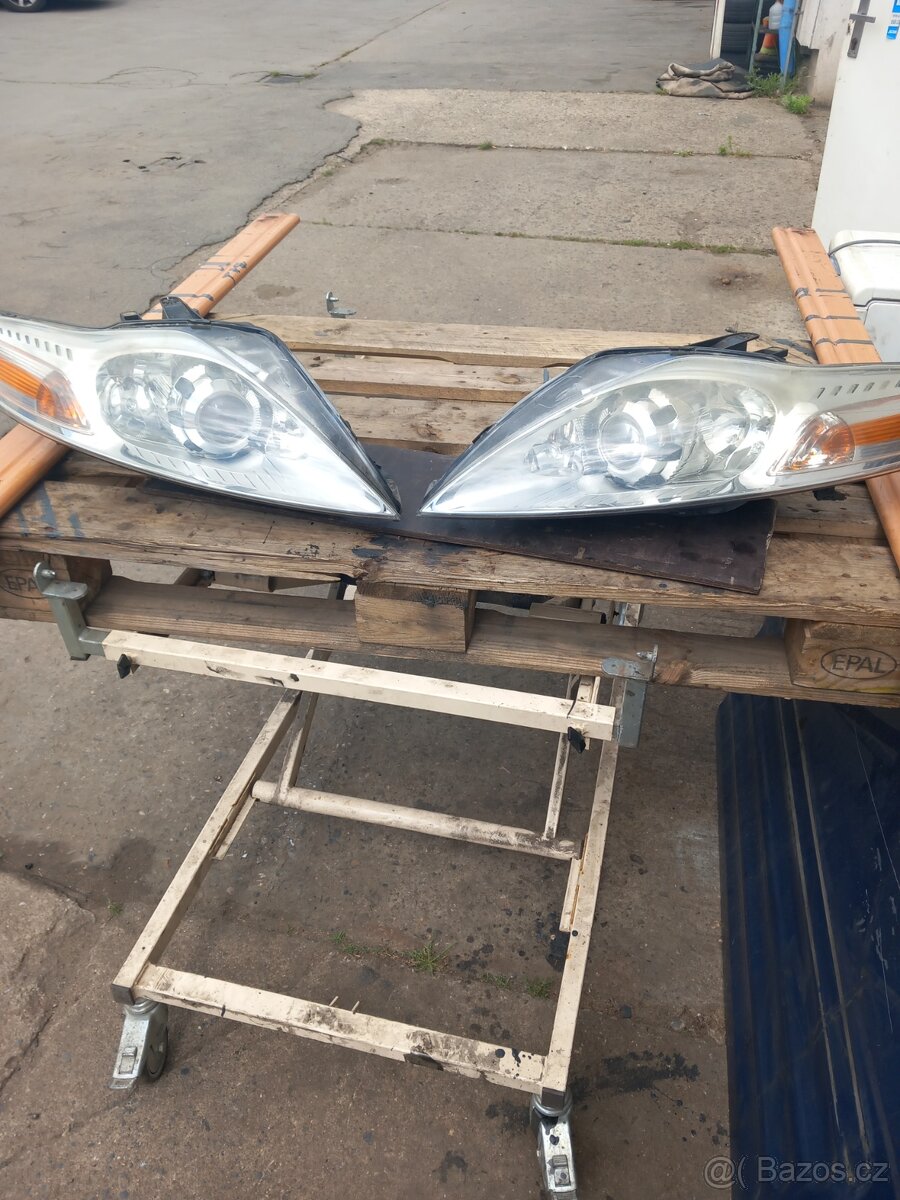 Xenon svetla mondeo 4