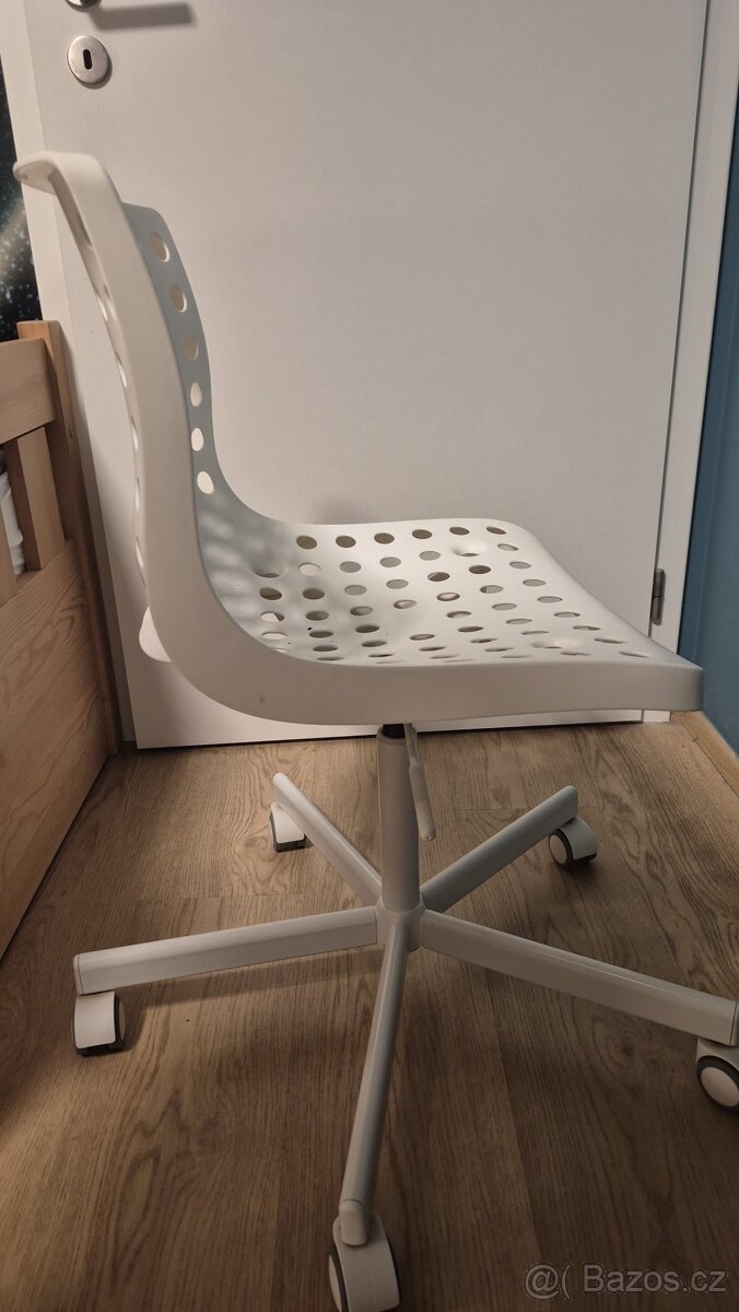 Dětská otočná židle IKEA
