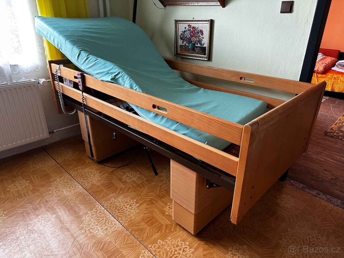 Zdravotní polohovací postel.