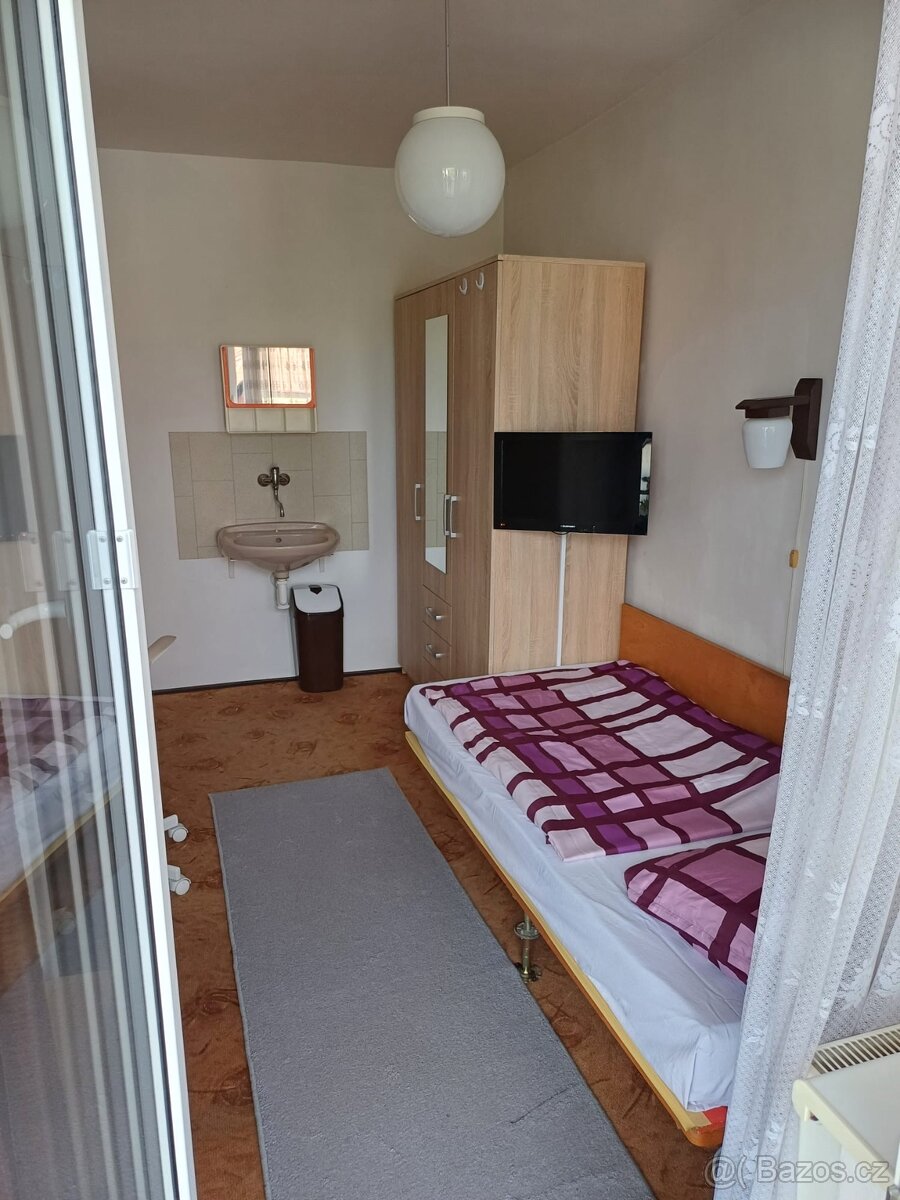 Pronájem 1lůžkového pokoje - Zlín, Vršava