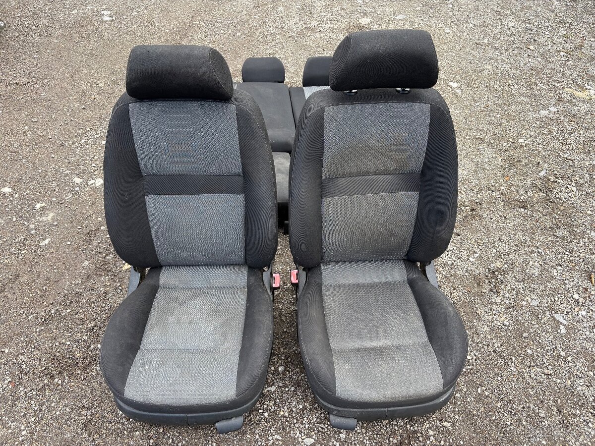 VW GOLF 4 Sedačky