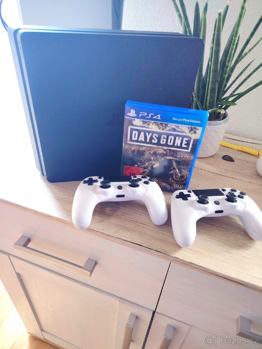 PlayStation 4 Slim