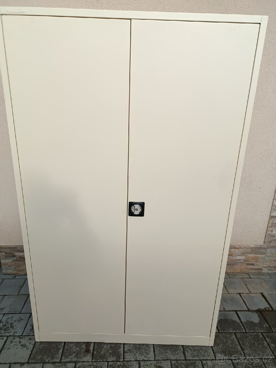 Plechová skříň 120 cm