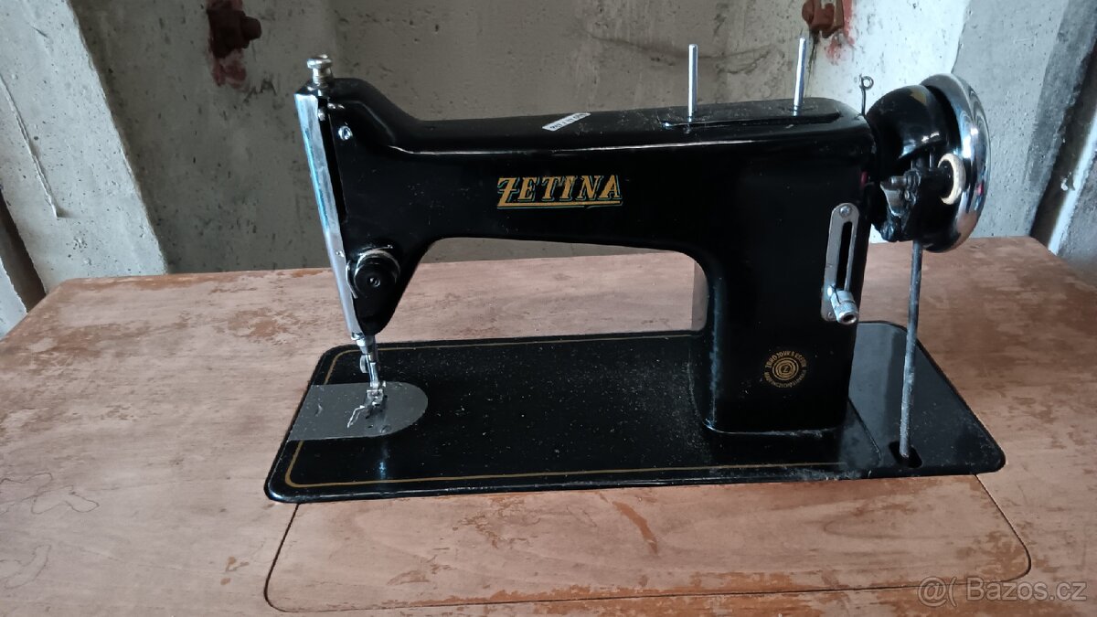 Šicí stroj Zetina