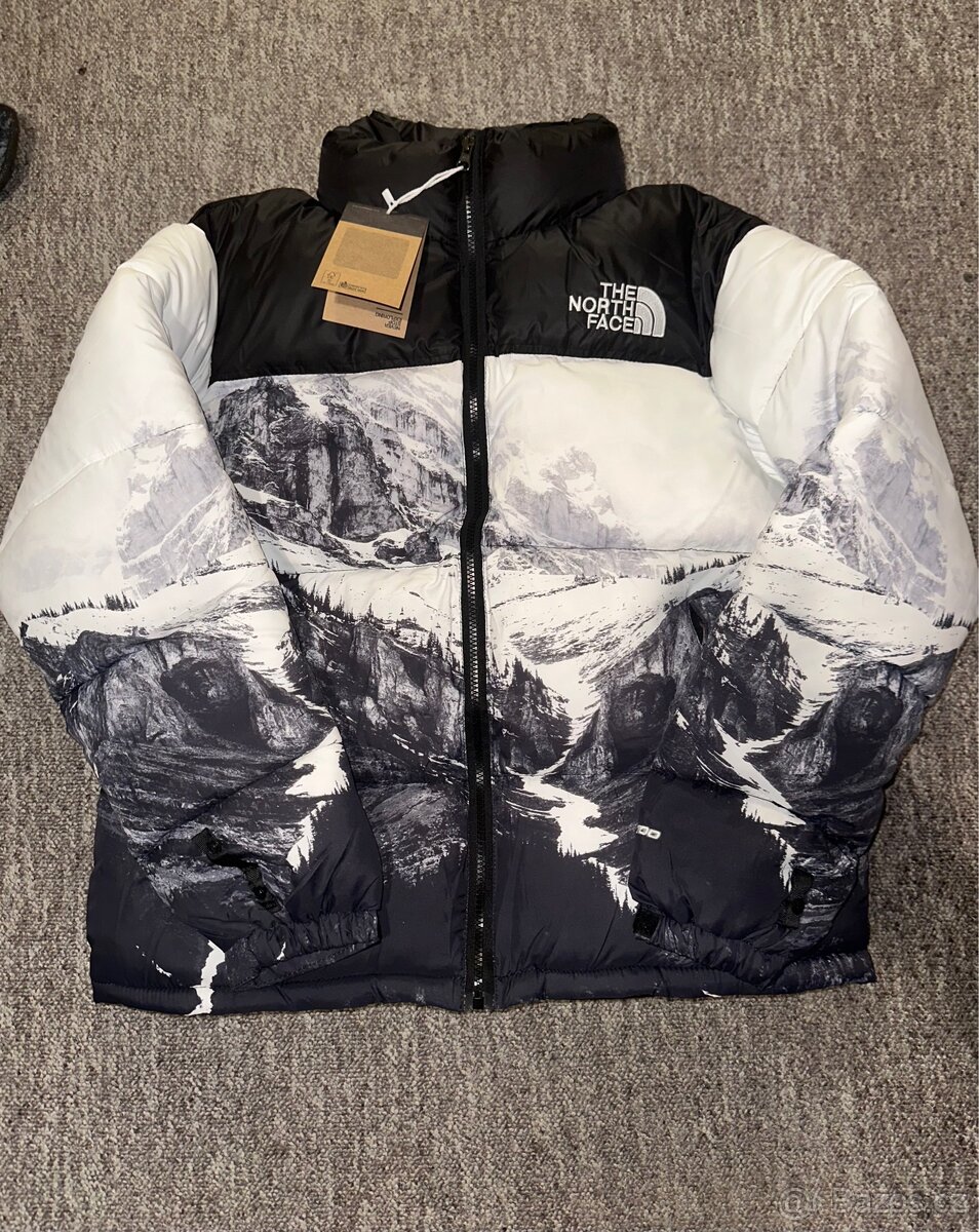 The North Face bunda s motivem hor