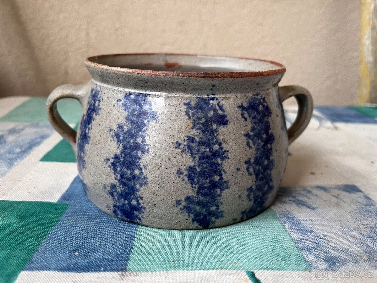 Hrnek keramika