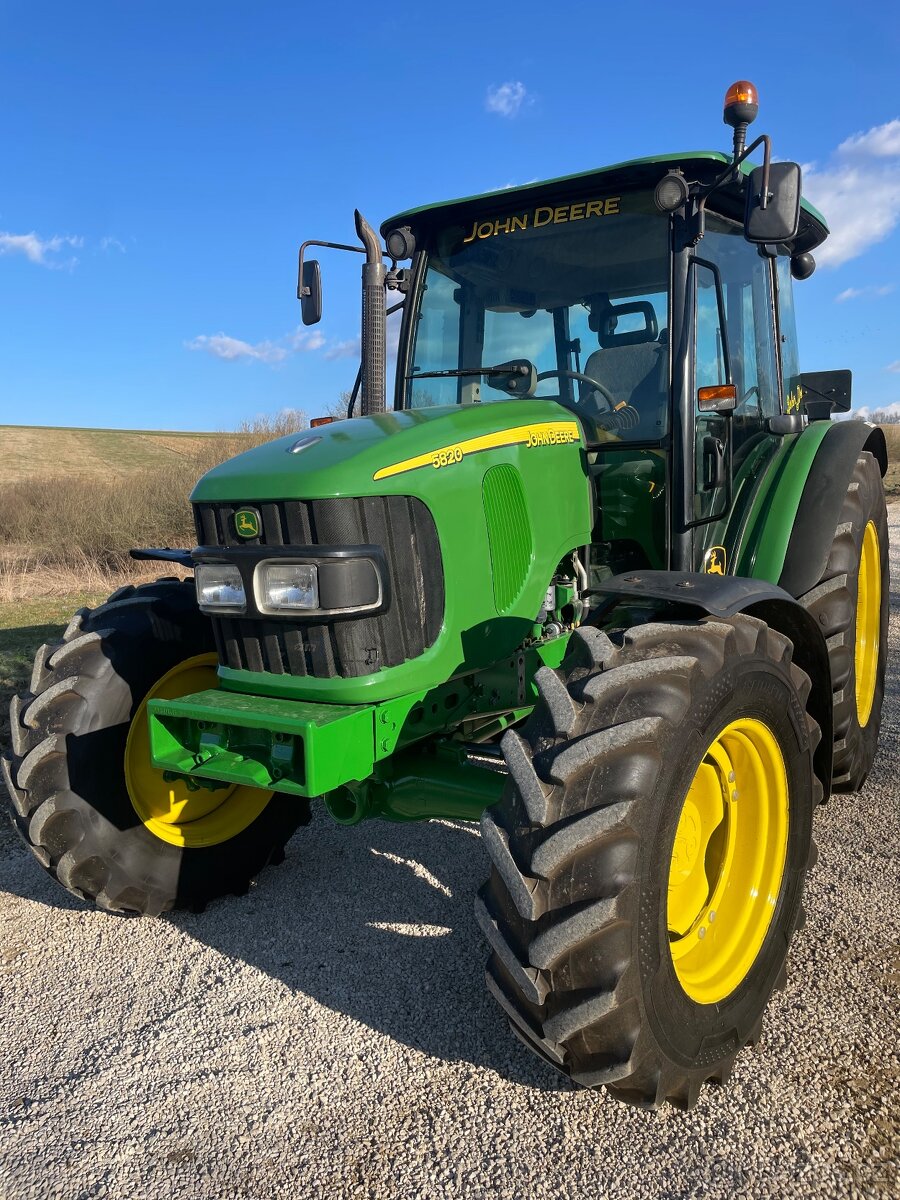 Predám traktor JOHN DEERE 5820