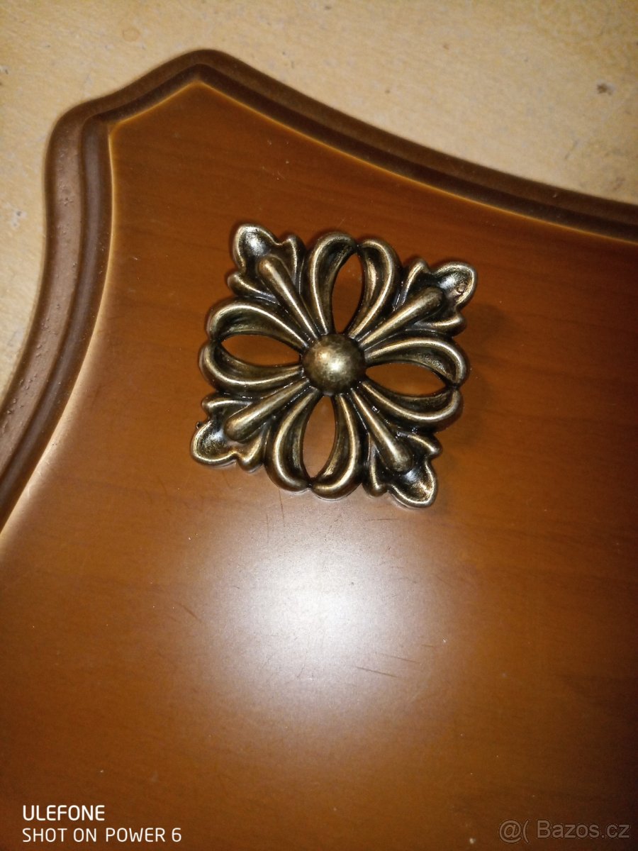 Kování na nábytek