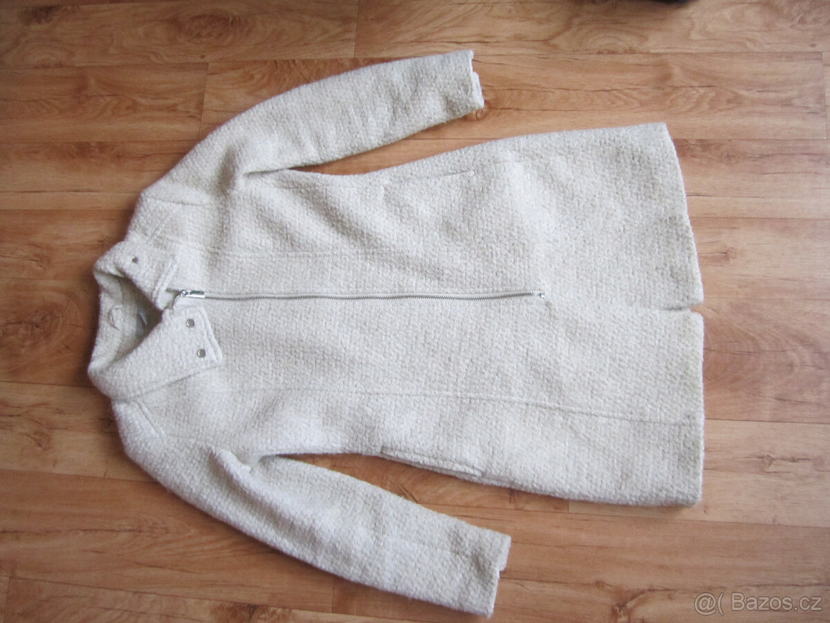 Kabát zn. HM, vel. M/38, kvalitní, 50% vlny