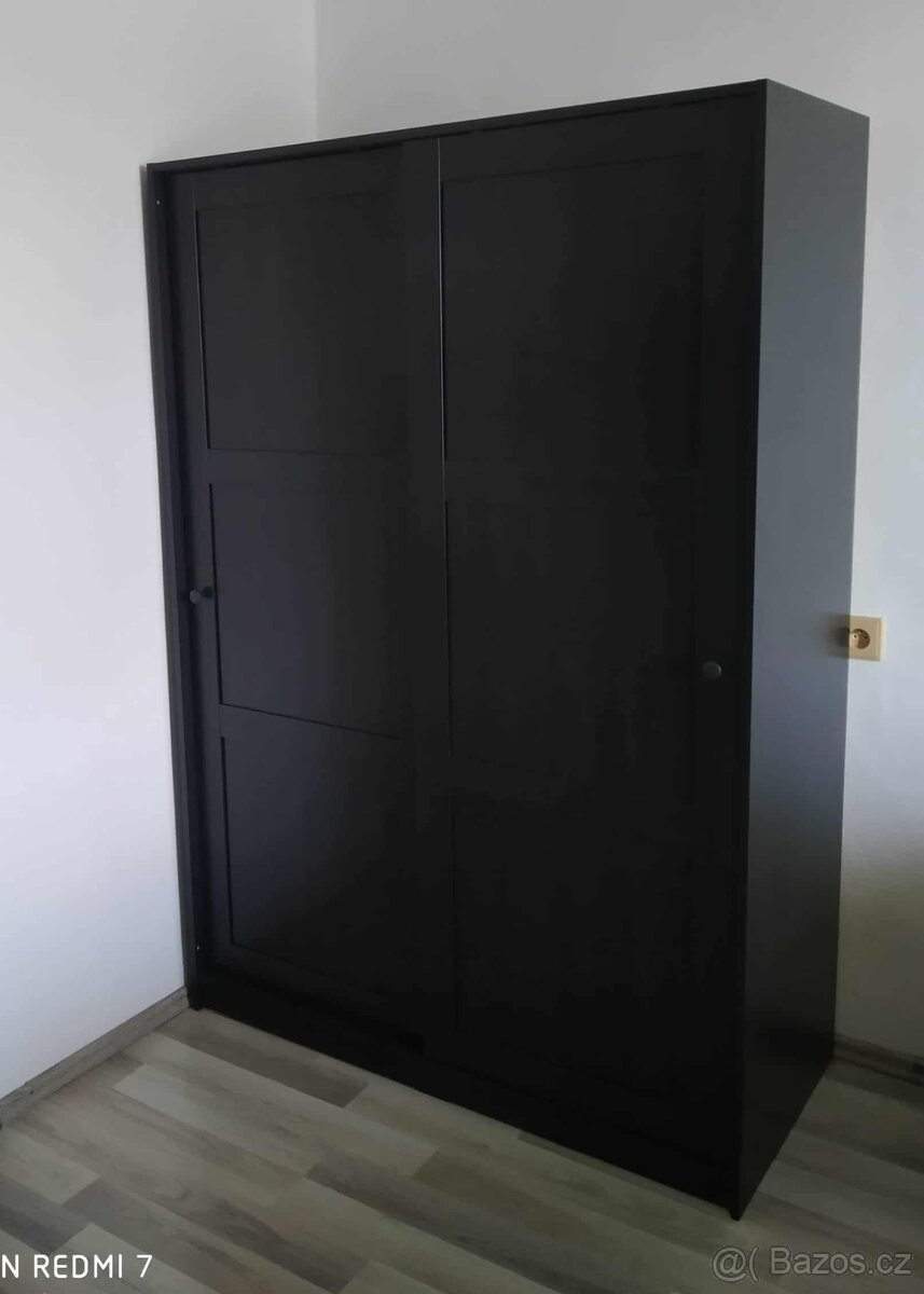Šatní skříň s posuvnými dveřmi, černohnědá, 117x176 cm
