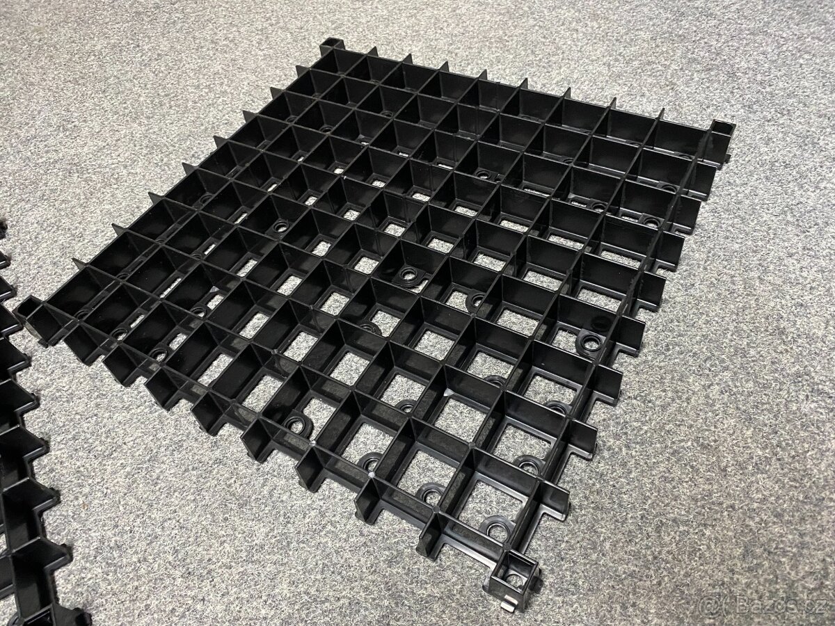 ZATRAVŇOVACÍ DLAŽDICE PLAST 48,5 x 48,5 x 3,5 cm