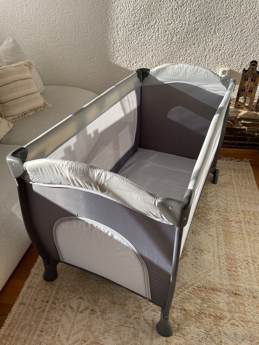 Cestovní postýlka Hauck s matrací