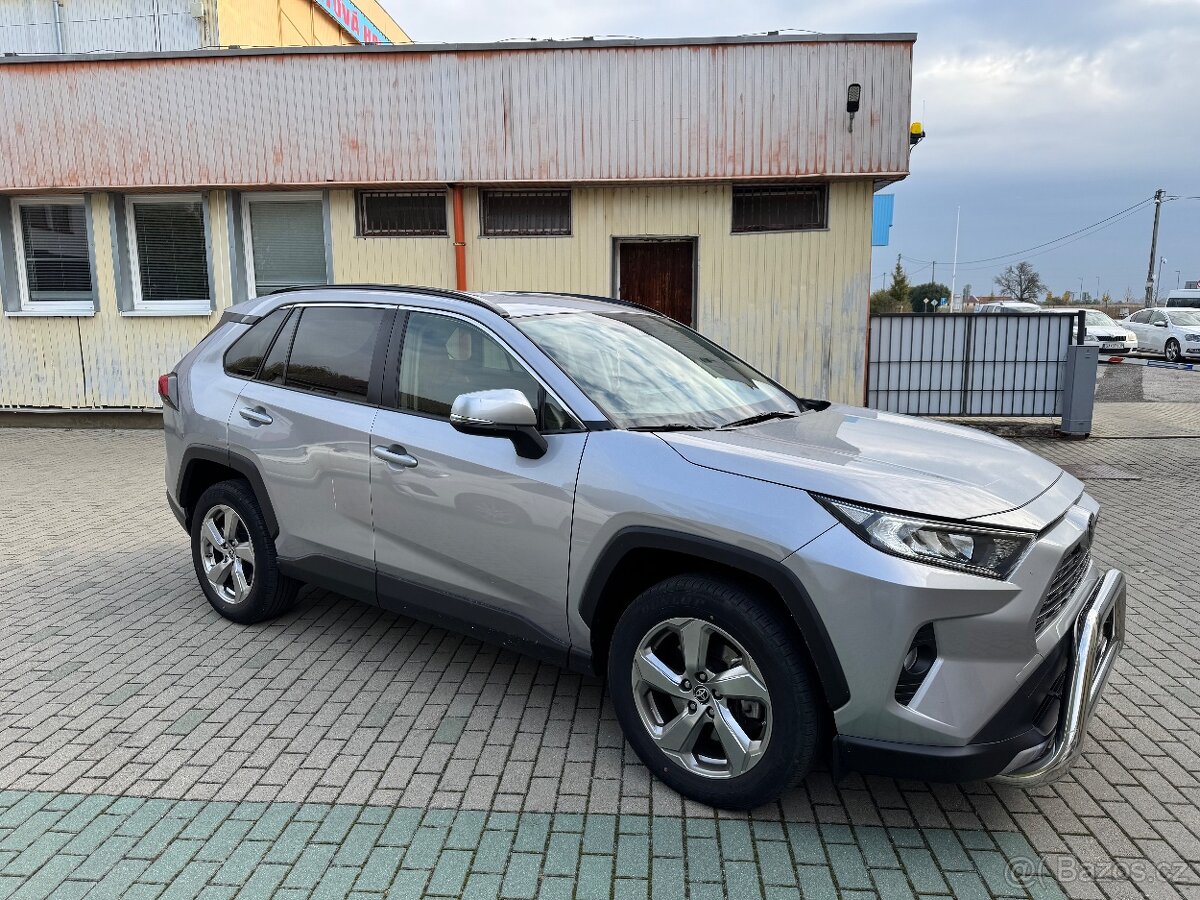 Toyota Rav4, 2.0 129 kW, 05/2022  27 700 km