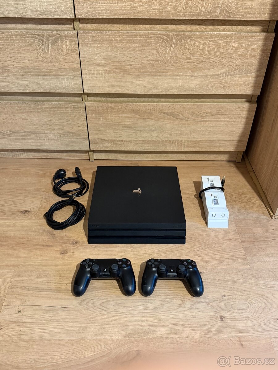 Sony PlayStation 4 Pro 1TB, ovládače a nabíjacia stanica