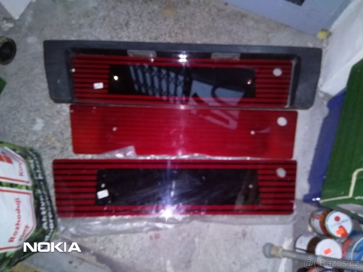 Prodám nový panel pod SPZ Favorit forman