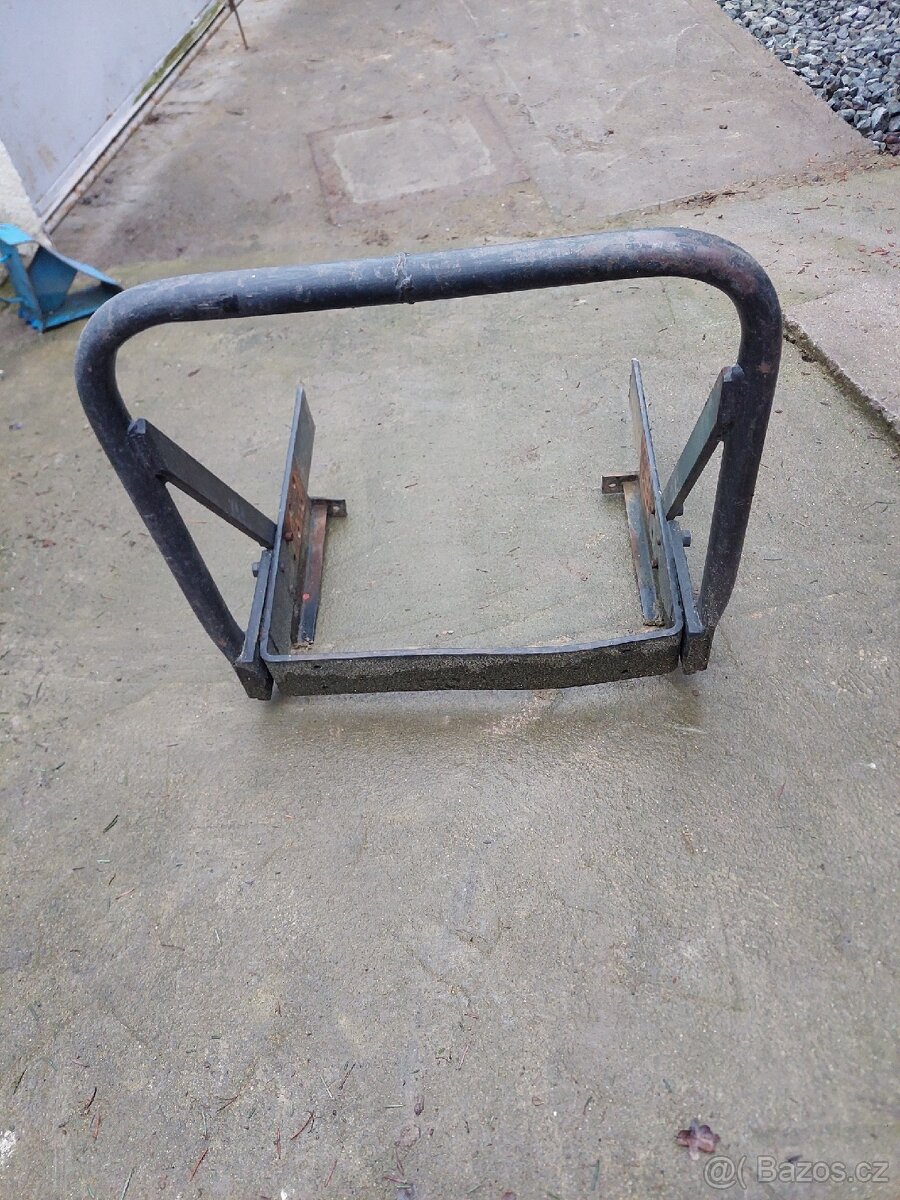 Přední ochranný rám