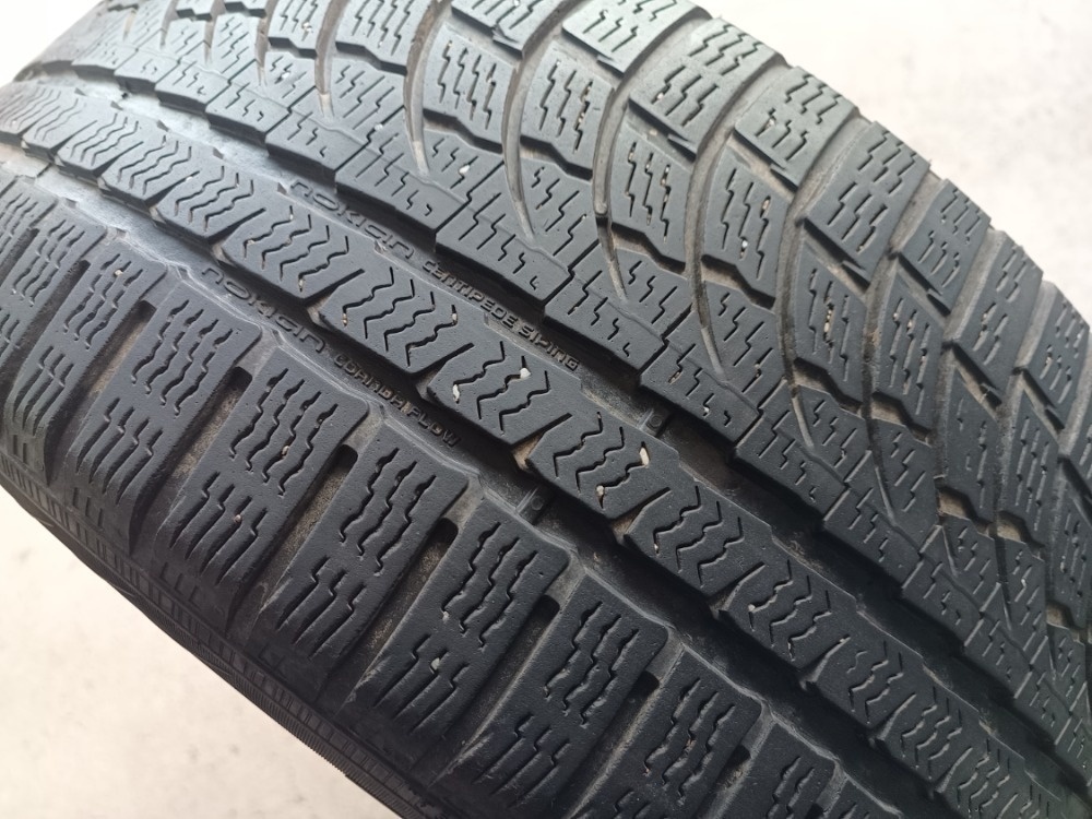 235/55 R17 NOKIAN (4917)