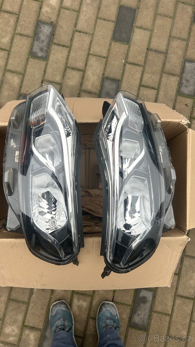 Přední světla Proace