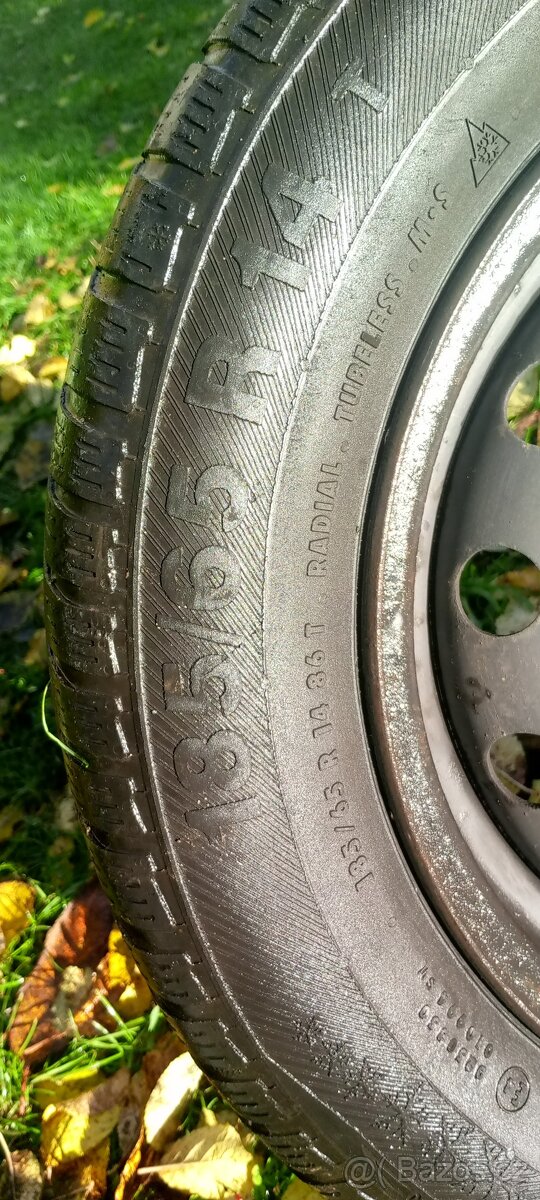 Sada plechových disků s pneu