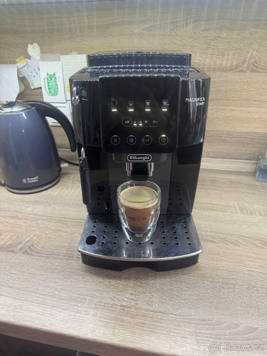Dotykový kávovar delonghi magnifica start