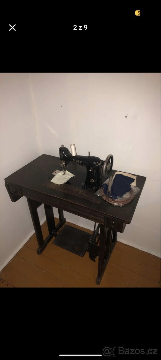 Starý šicí stroj