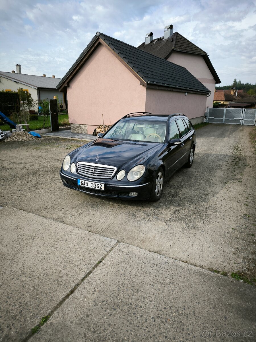 Mercedes Benz E320