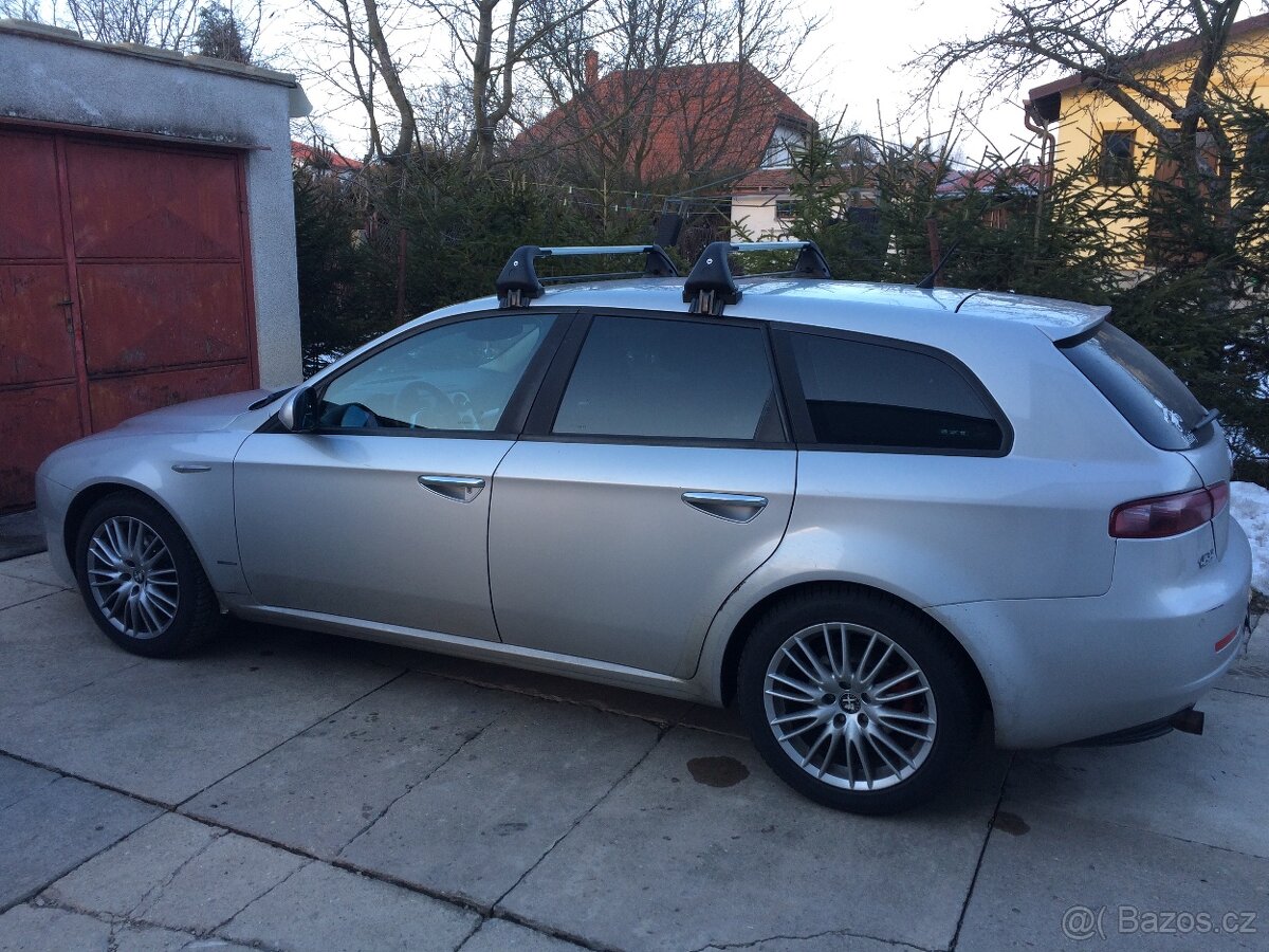 Originální střešní nosiče Alfa Romeo 159