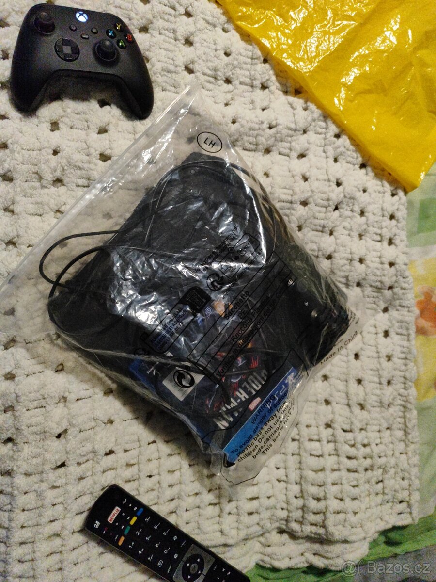 Prodám PlayStation 4 Slim 500gb