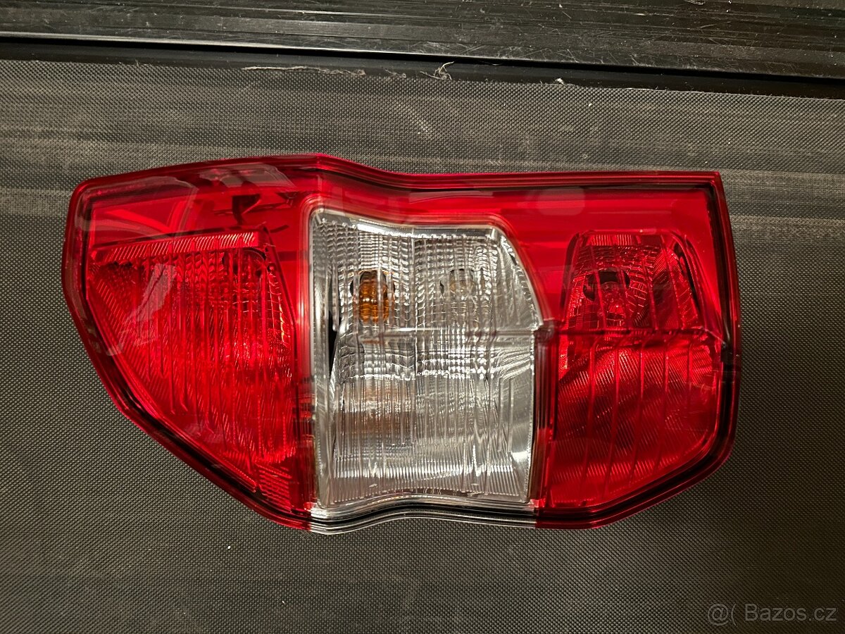 Ford Transit Courier lampa zadní