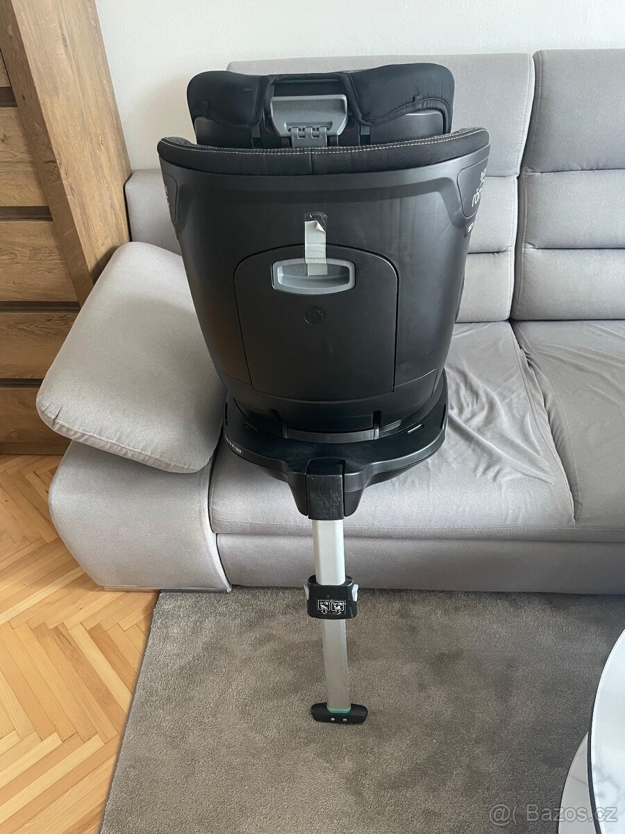 Britax Römer otočná autosedačka se základnou