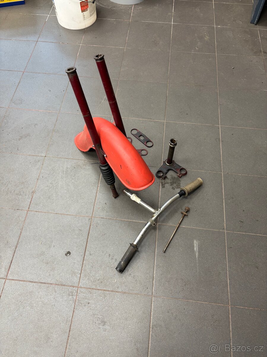 Přední vidlice Jawa 555