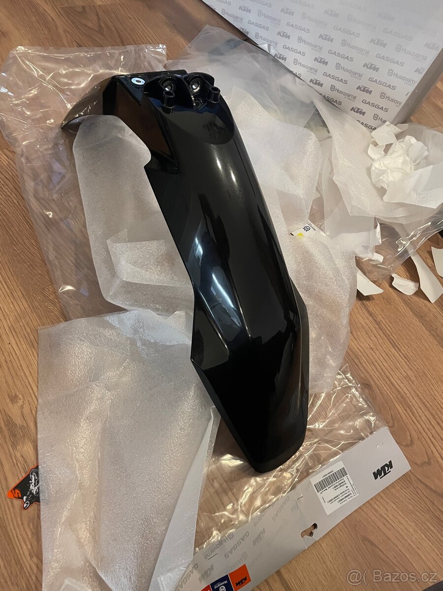 Černé plasty Husqvarna FE, TE 24-25