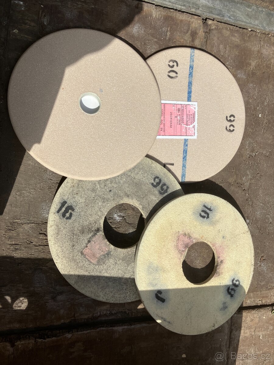 Brusné kotouče průměr 250mm