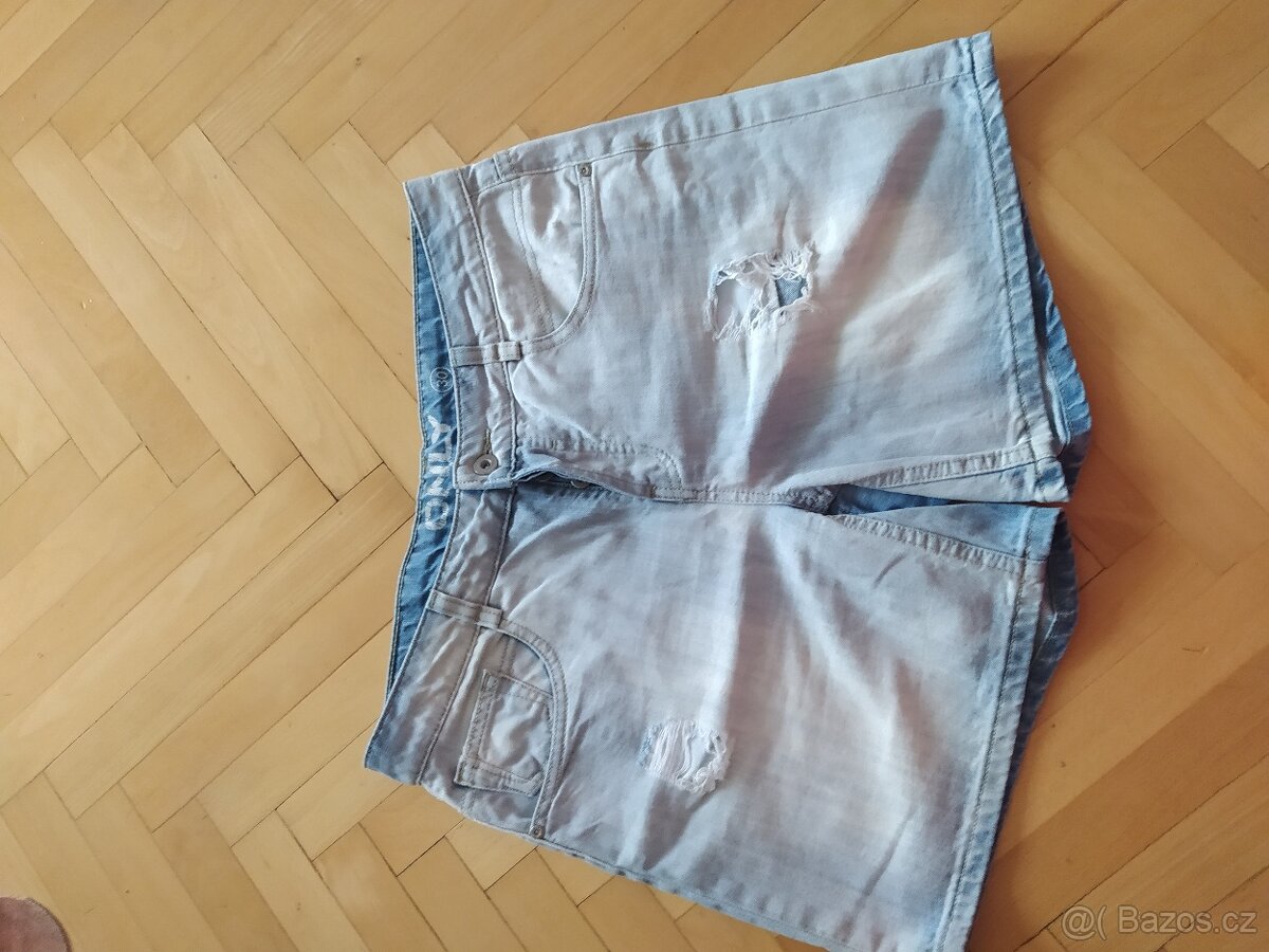 Dámské kraťasy