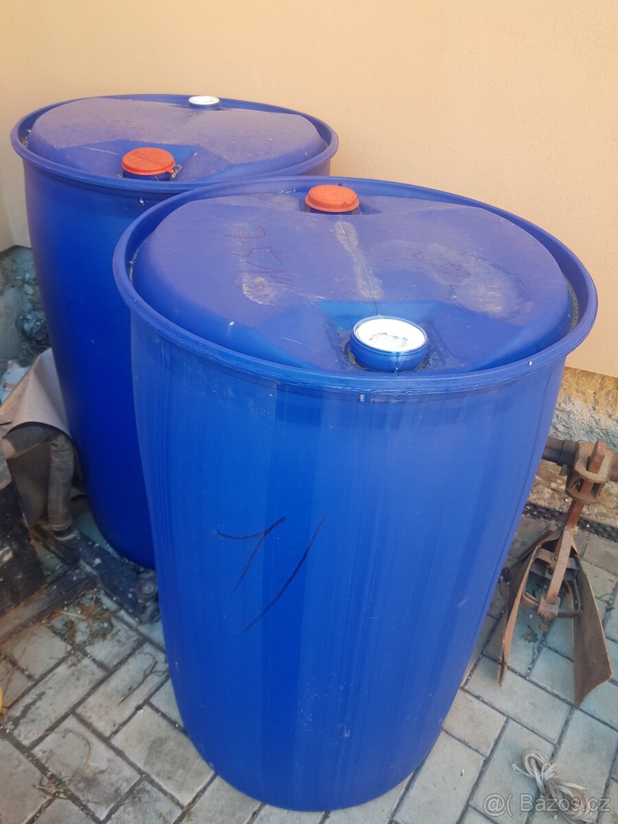Plastovy sud 200l