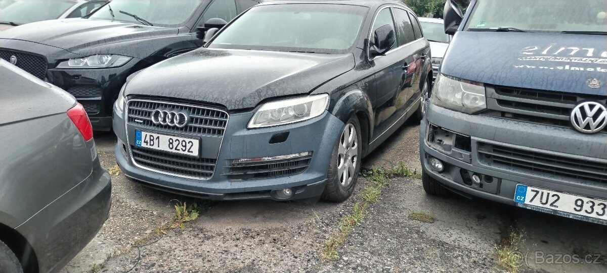 Audi Q7 na náhradní díly but v celku nebo po dílech